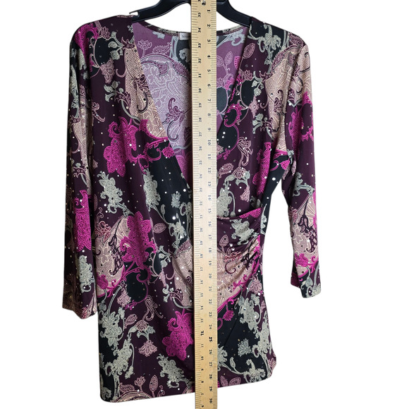 Women’s Medium Paisley Surplice Purple Black 3/4 Sleeve Ruched Stretch Top - Picture 3 of 6